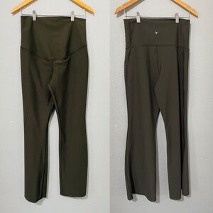 Old Navy Active Maternity Powersoft Extra High Dark Green Pants Size M Pregnancy
